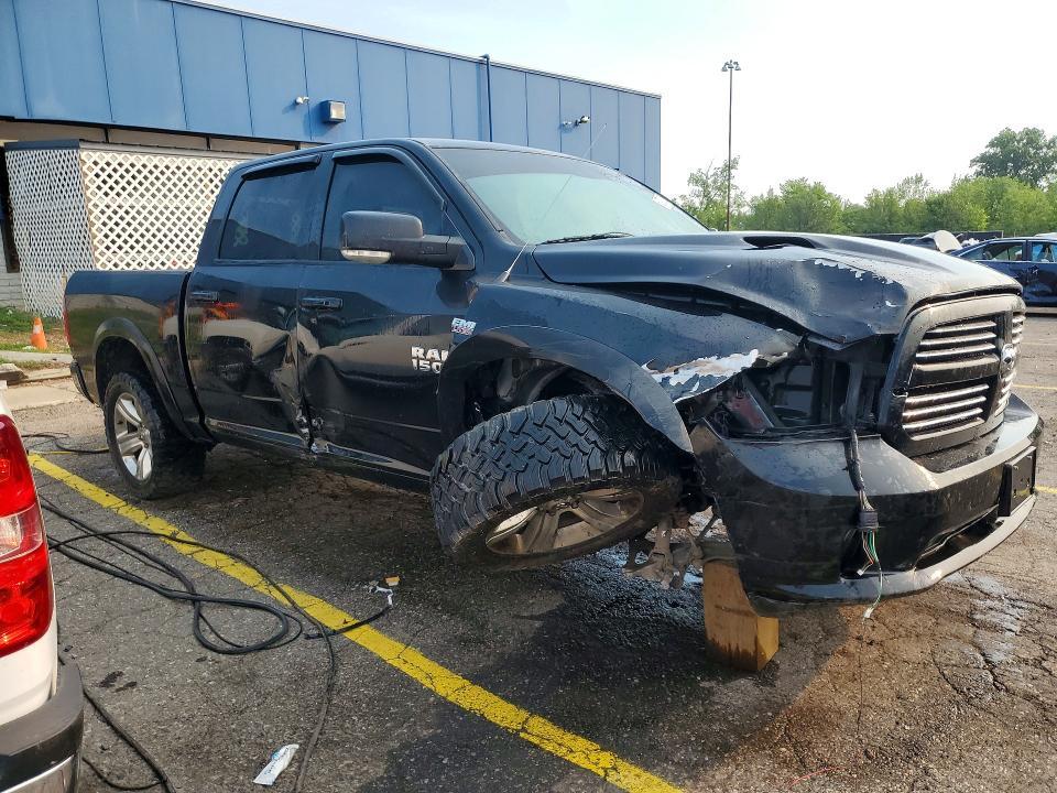 2016 RAM 1500 SPORT — Фото 4 из 13
