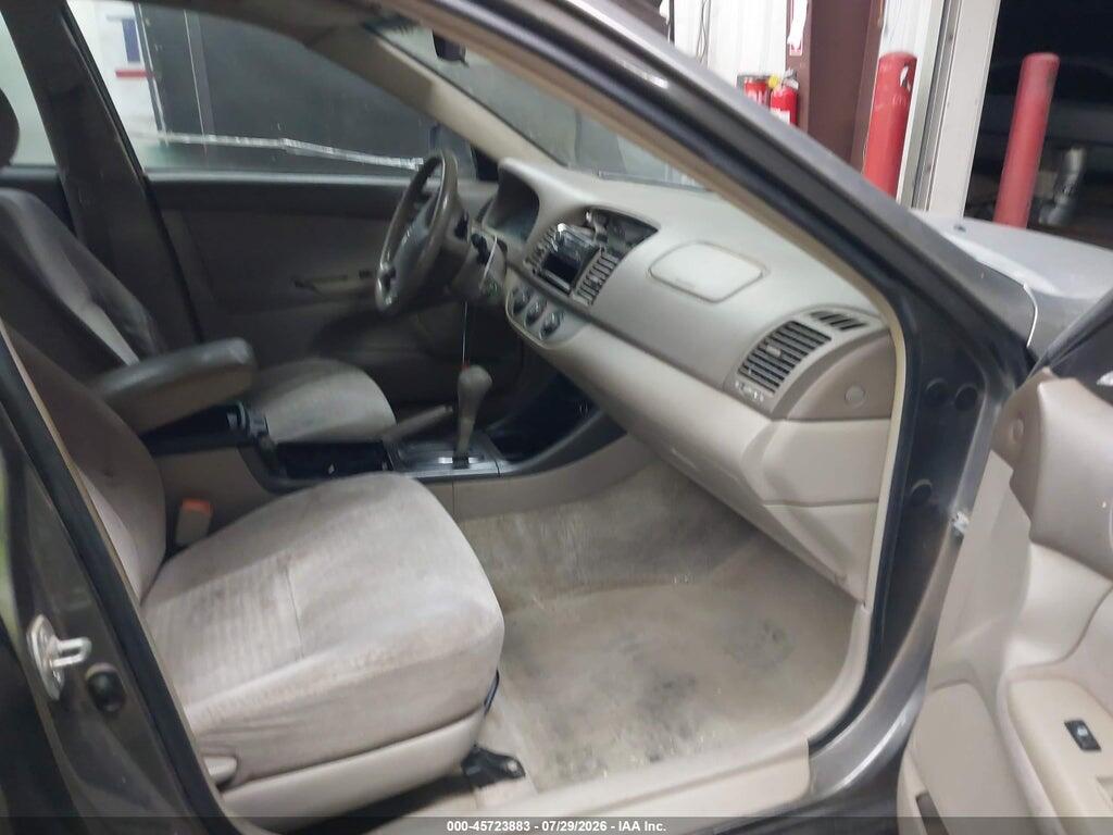 JTDBE32KX40300192 2004 TOYOTA CAMRY photo no. 5