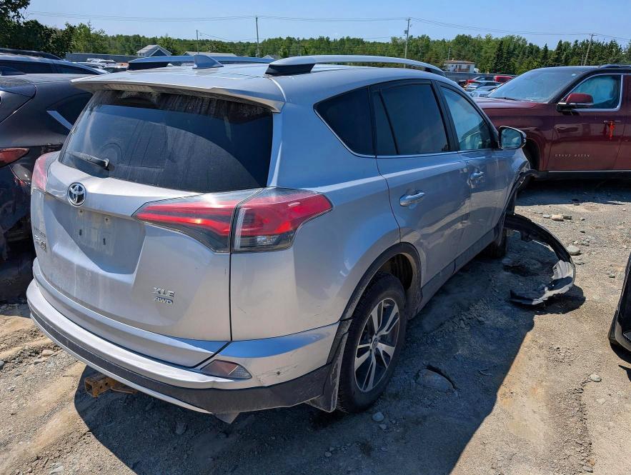 2016 TOYOTA RAV4 XLE — Фото 3 из 14