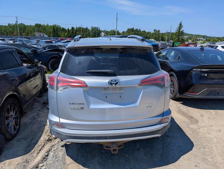 2016 TOYOTA RAV4 XLE — Фото 6 из 14
