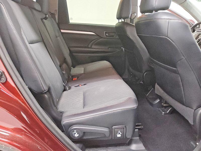 2016 TOYOTA HIGHLANDER LE PLUS — Фото 10 из 12
