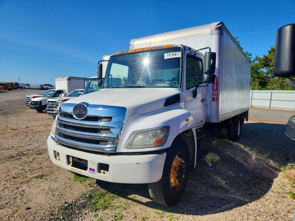 2013 HINO 258/268 - BOX TRUCK