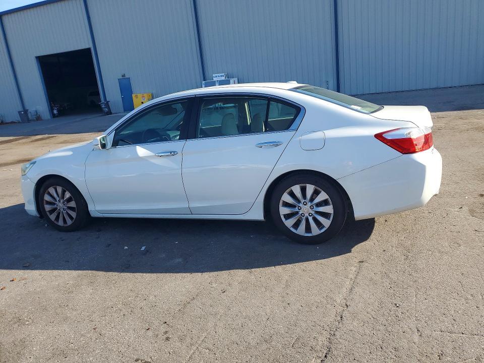 1HGCR2F87DA234956 2013 HONDA ACCORD photo no. 2