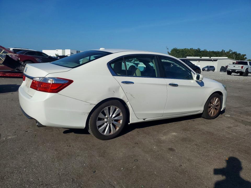 1HGCR2F87DA234956 2013 HONDA ACCORD photo no. 3