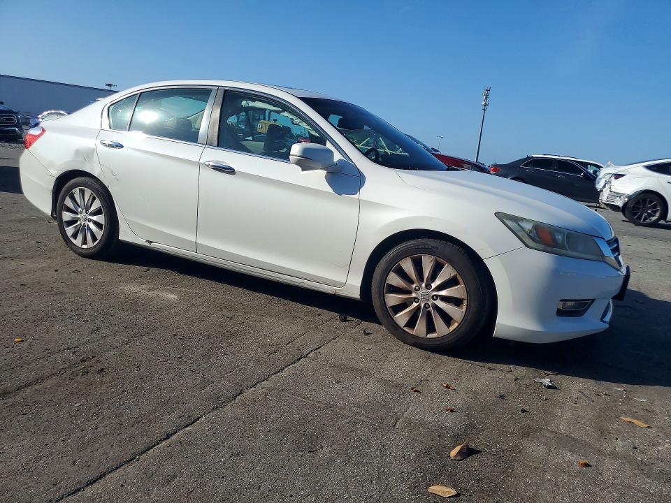 1HGCR2F87DA234956 2013 HONDA ACCORD photo no. 4