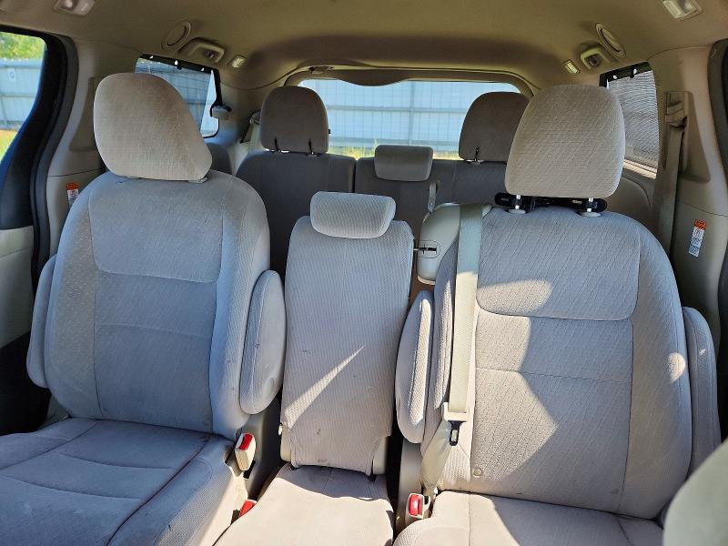 2016 TOYOTA SIENNA LE — Фото 10 из 14