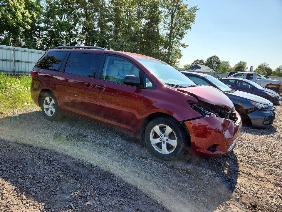 2016 TOYOTA SIENNA LE — Фото 4 из 14