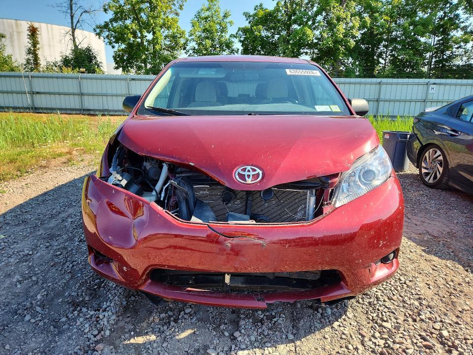 2016 TOYOTA SIENNA LE — Фото 5 из 14