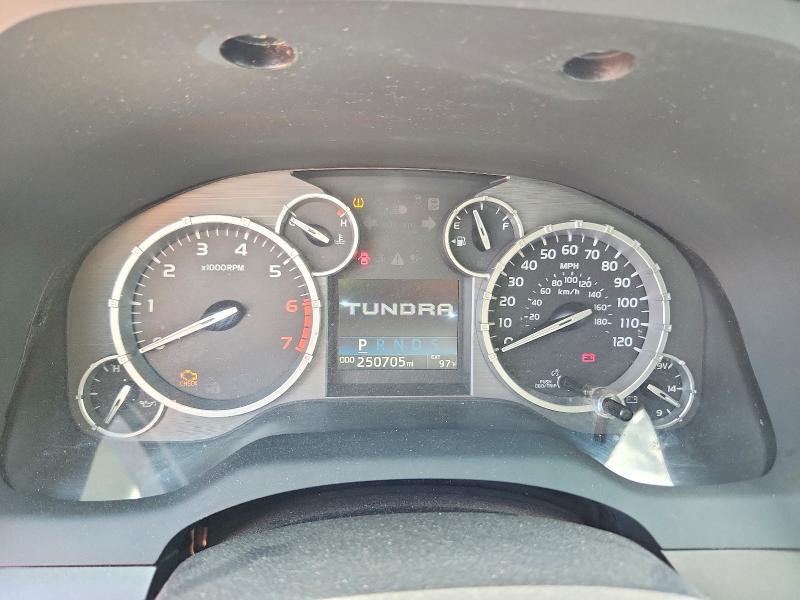 2016 TOYOTA TUNDRA CREWMAX SR5 — Фото 9 из 12