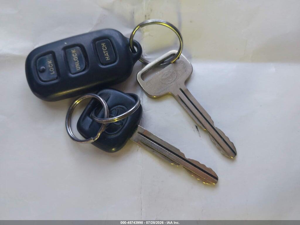 2T1KR32EX4C286072 2004 TOYOTA MATRIX photo no. 11