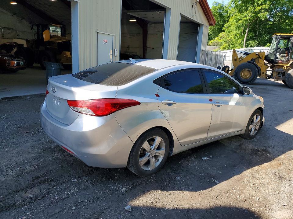 2013 HYUNDAI ELANTRA GLS — Фото 3 из 12