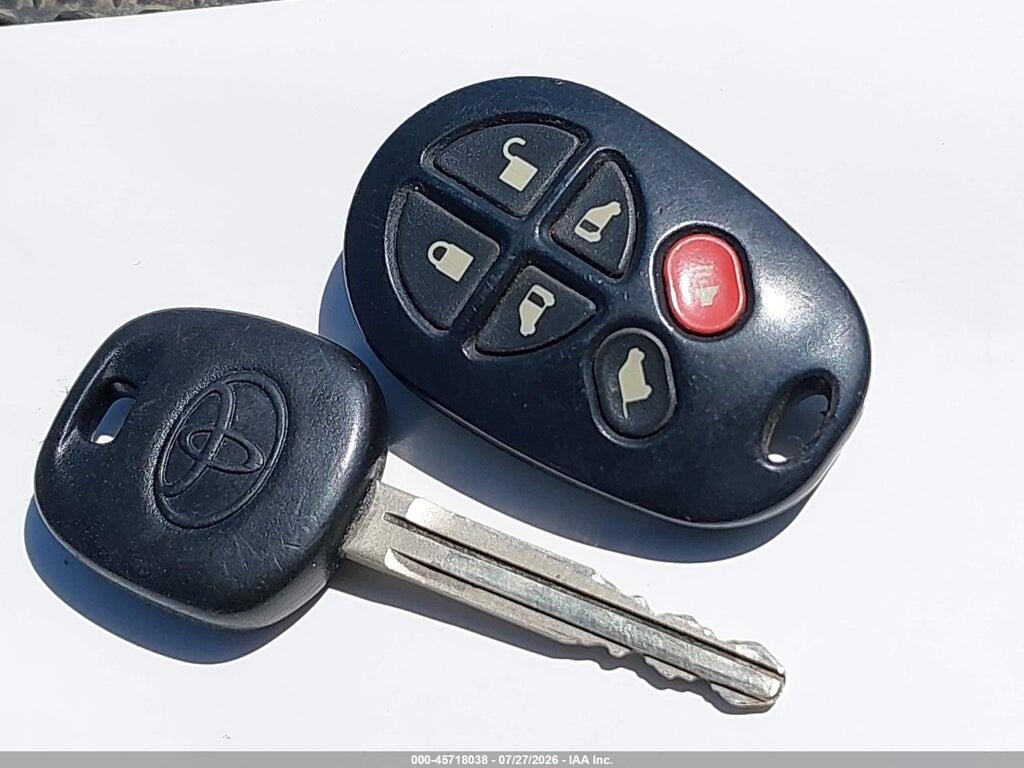 5TDZA22C64S220169 2004 TOYOTA SIENNA photo no. 11