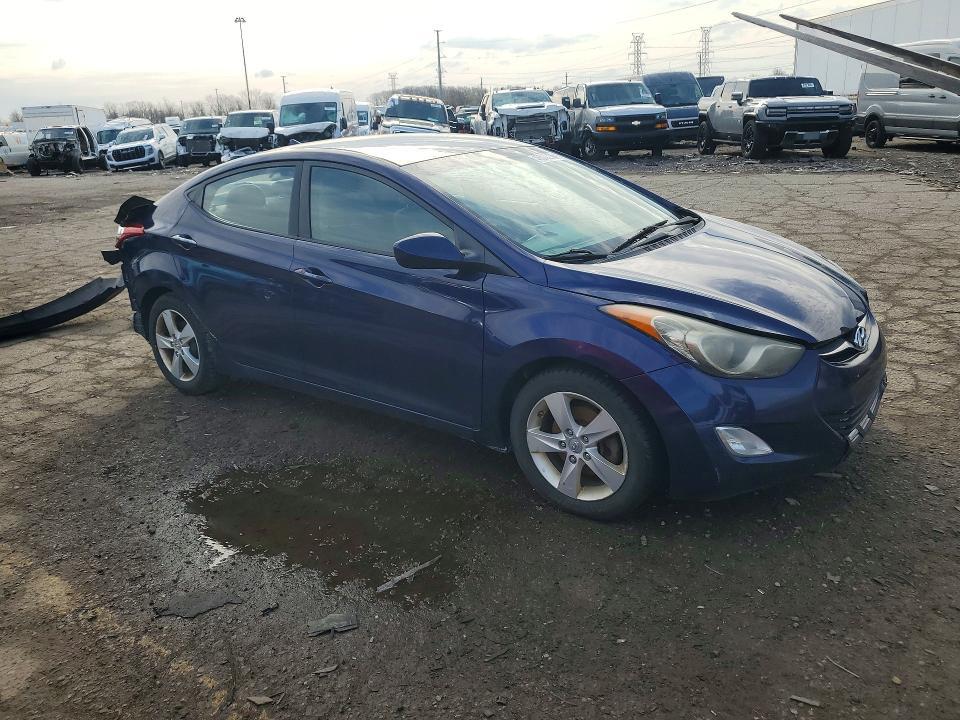 5NPDH4AE8DH446286 2013 HYUNDAI ELANTRA photo no. 4