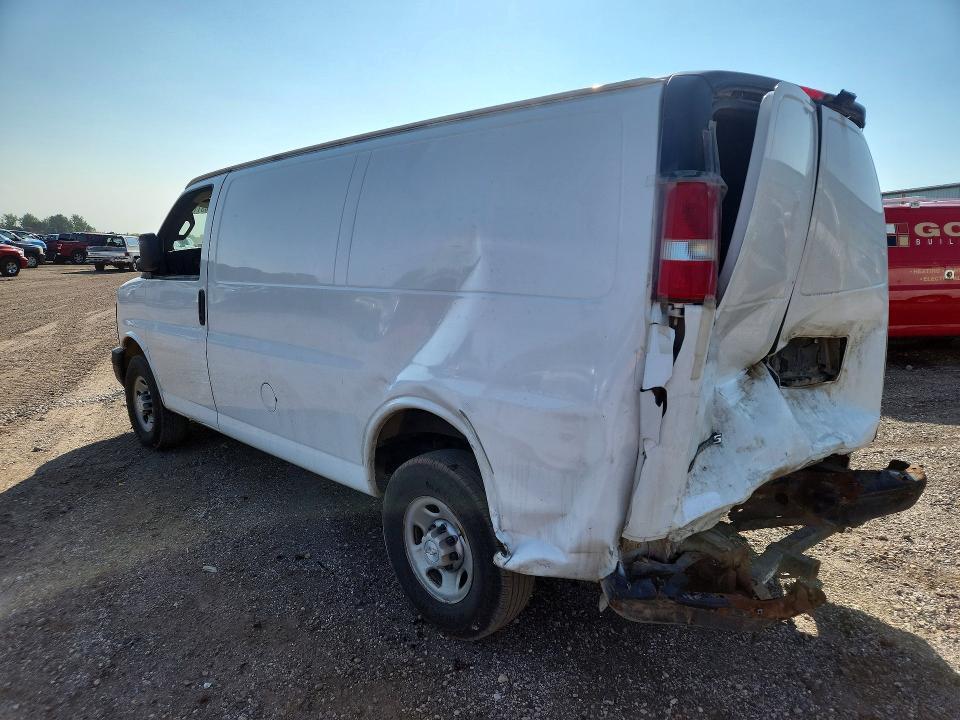 1GCZGGFF8H1108301 2017 CHEVROLET EXPRESS 3500 photo no. 2