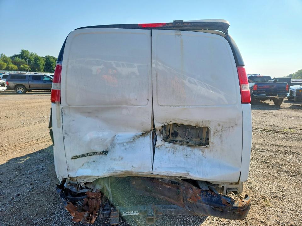 1GCZGGFF8H1108301 2017 CHEVROLET EXPRESS 3500 photo no. 6