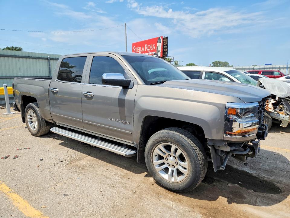 2017 CHEVROLET SILVERADO C1500 LT — Фото 4 из 12