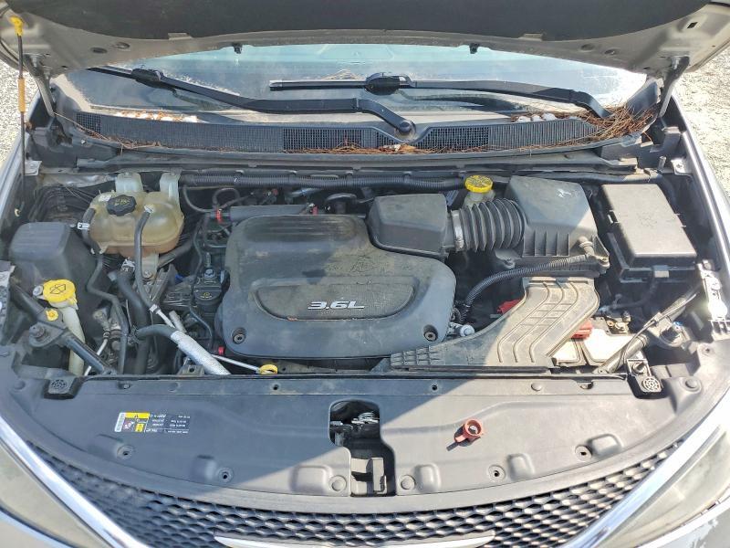 2017 CHRYSLER PACIFICA TOURING — Фото 12 из 13