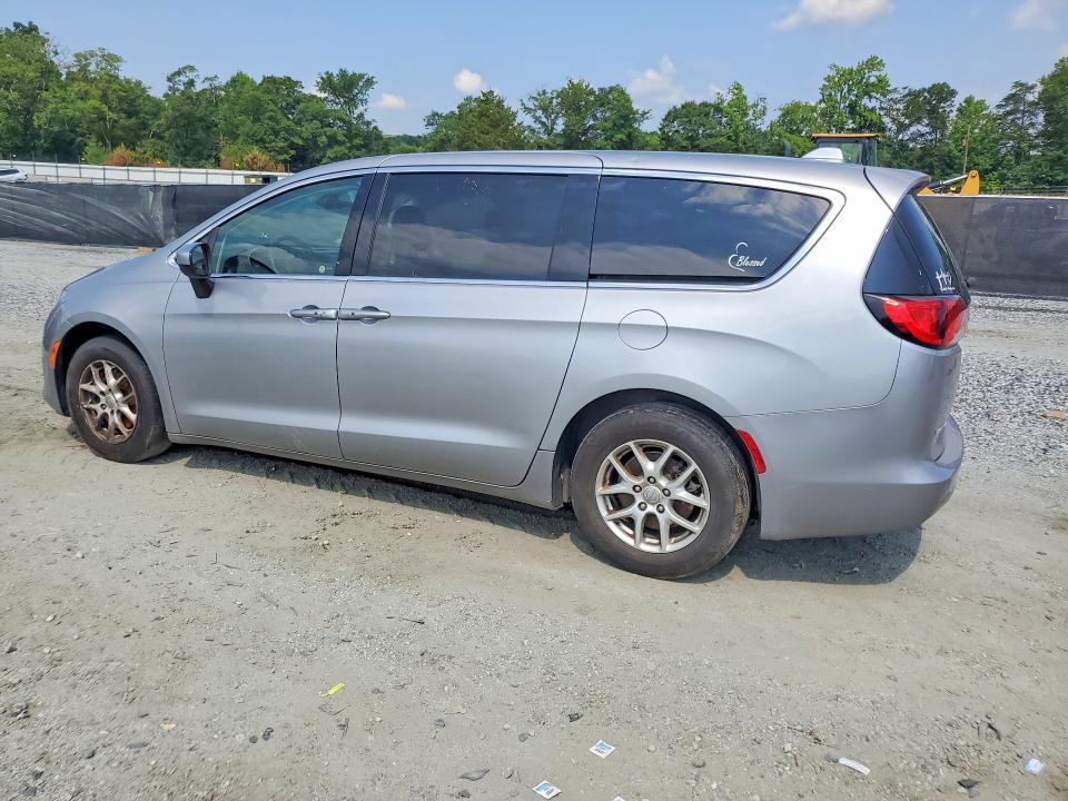 2017 CHRYSLER PACIFICA TOURING — Фото 2 из 13