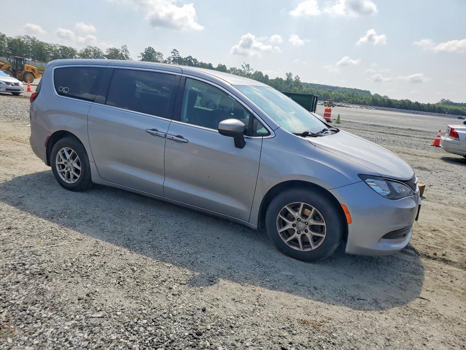 2017 CHRYSLER PACIFICA TOURING — Фото 4 из 13