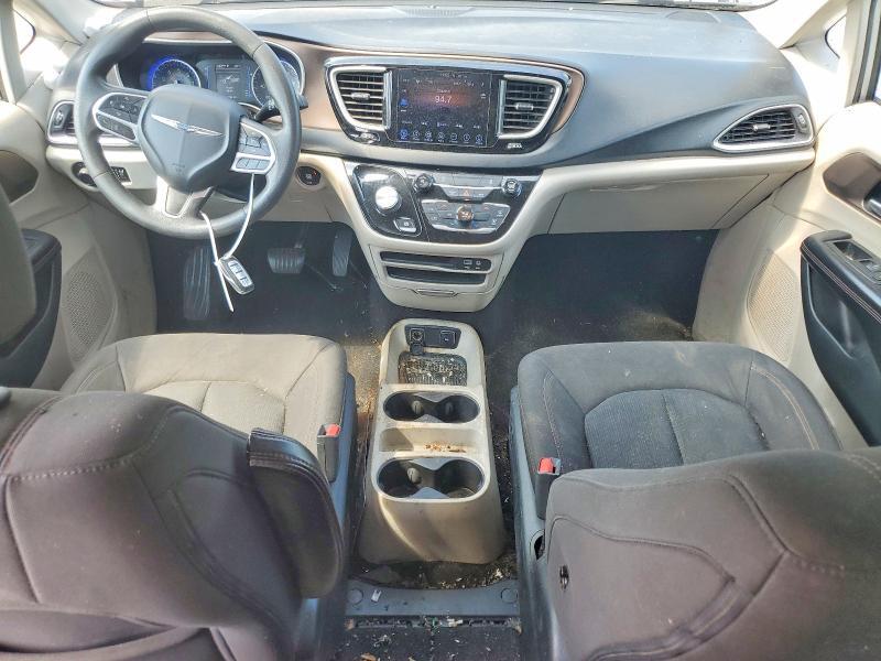 2017 CHRYSLER PACIFICA TOURING — Фото 8 из 13