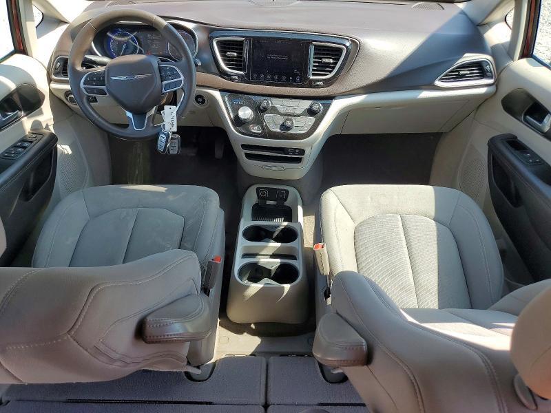 2017 CHRYSLER PACIFICA TOURING — Фото 8 из 13
