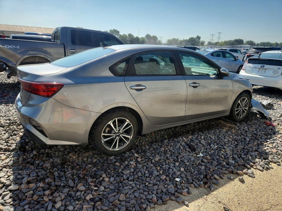 2022 KIA FORTE LXS — Фото 3 из 13