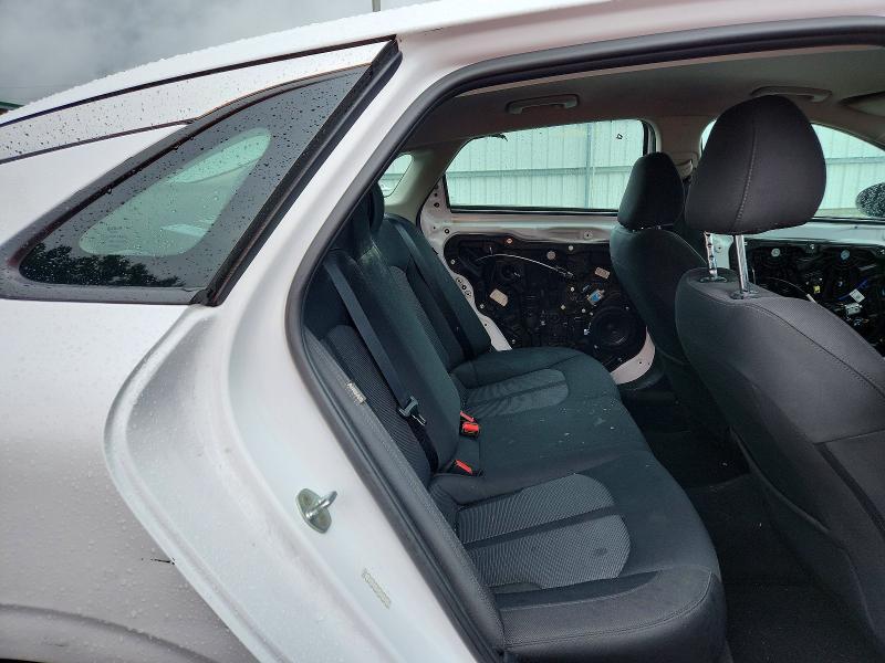 2022 KIA K5 LX — Фото 10 из 12
