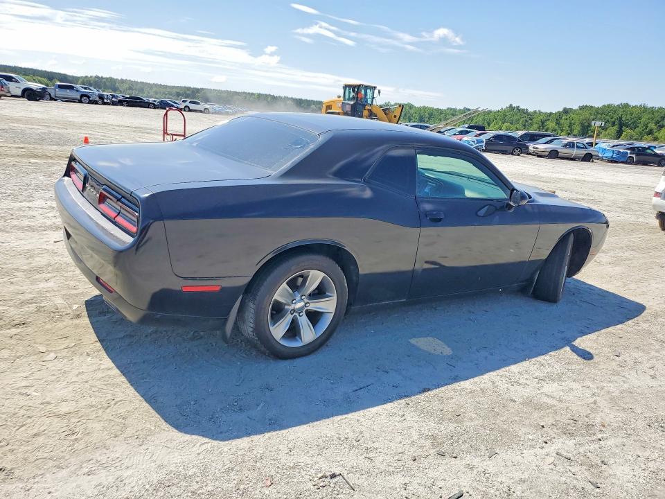 2017 DODGE CHALLENGER SXT — Фото 3 из 12