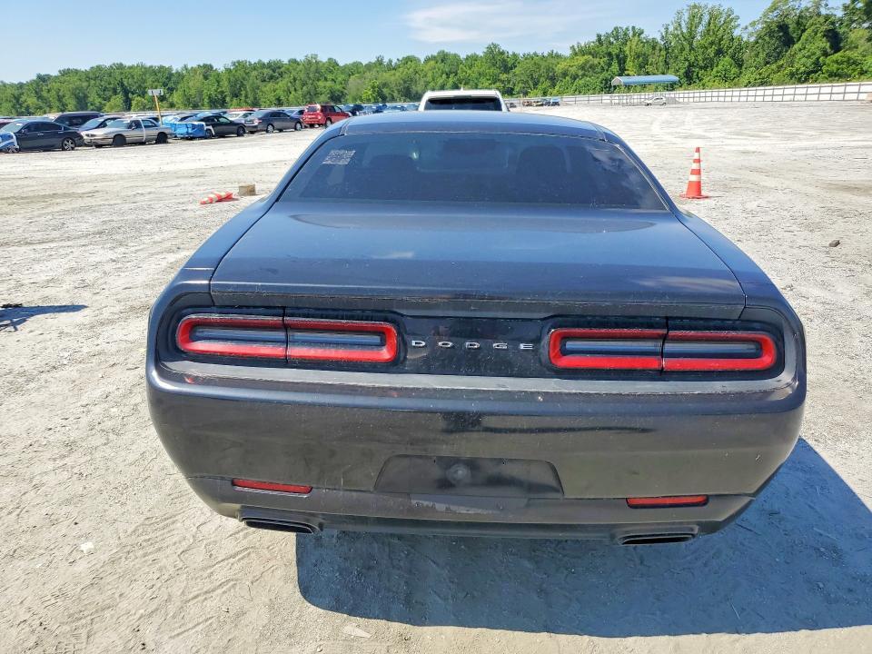 2017 DODGE CHALLENGER SXT — Фото 6 из 12