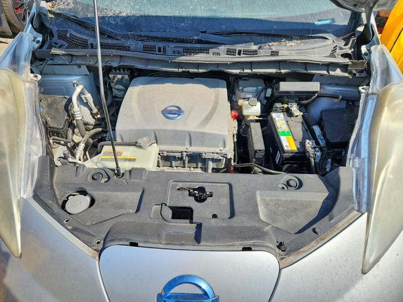 2013 NISSAN LEAF — Фото 11 из 12