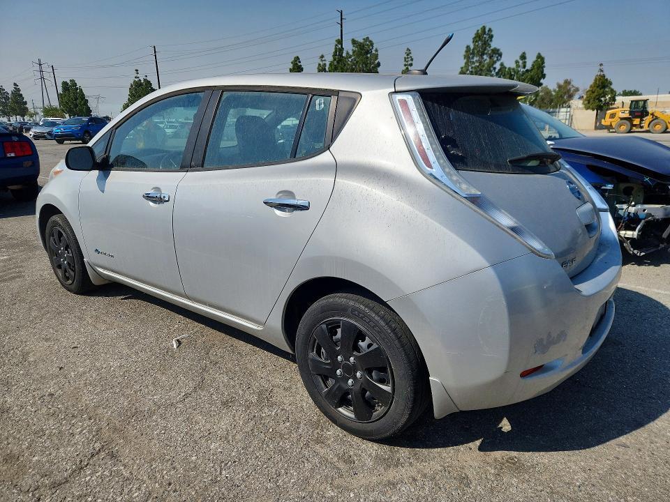 2013 NISSAN LEAF — Фото 2 из 12