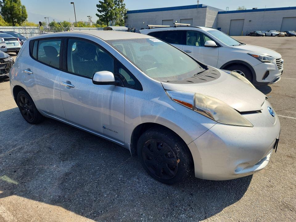2013 NISSAN LEAF — Фото 4 из 12