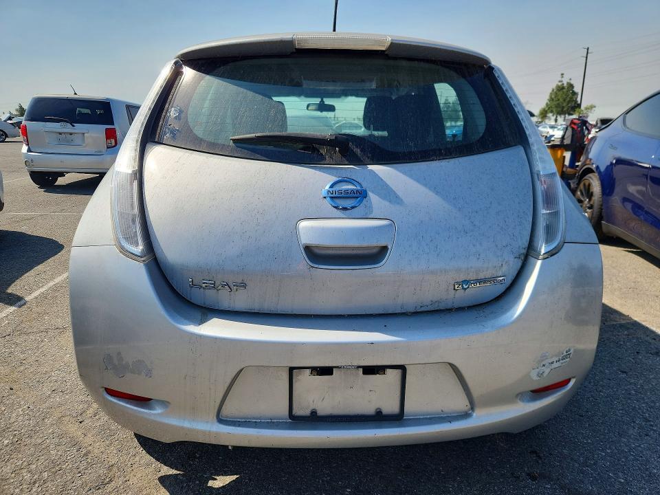 2013 NISSAN LEAF — Фото 6 из 12