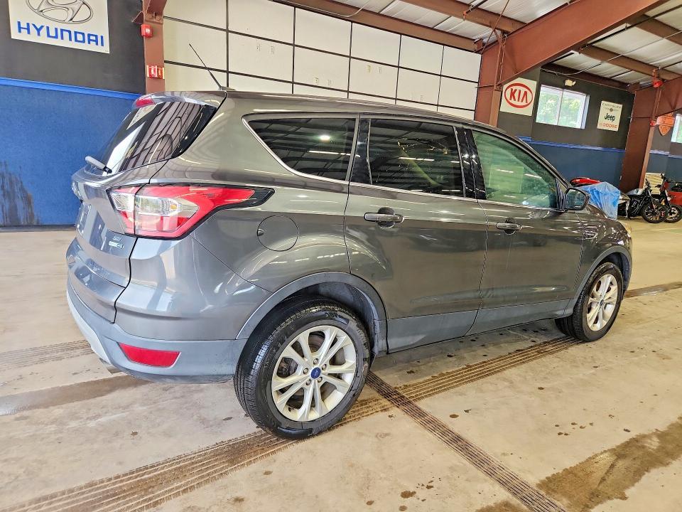 2017 FORD ESCAPE SE — Фото 3 из 13