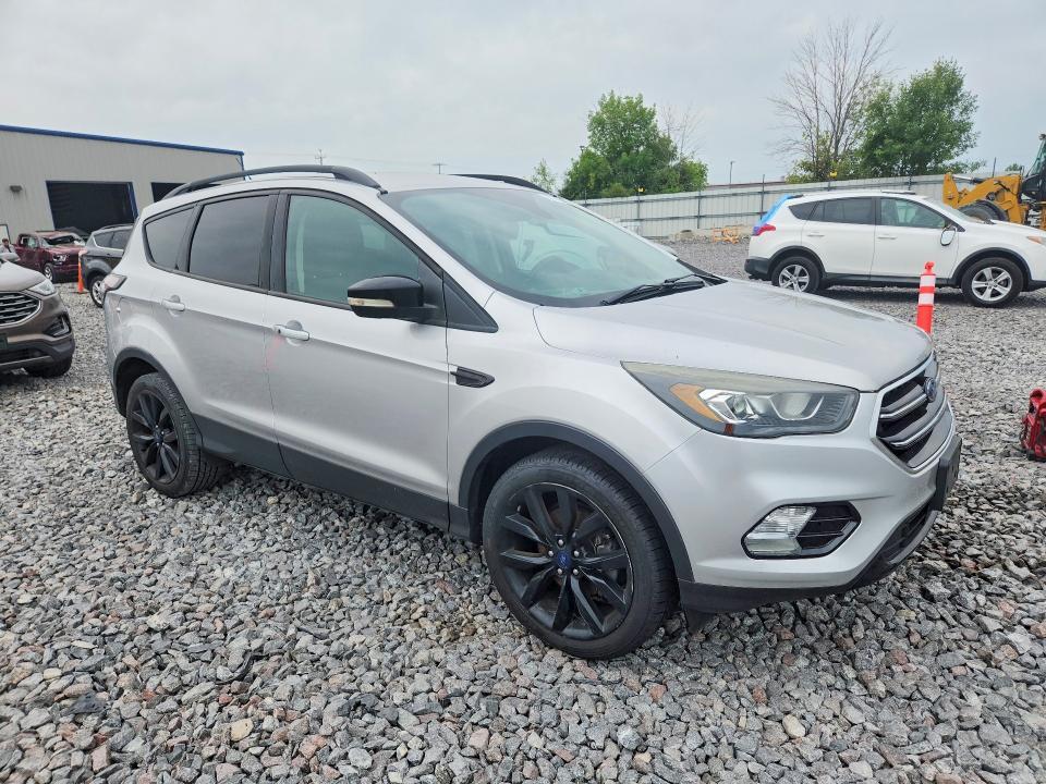 2017 FORD ESCAPE TITANIUM — Фото 4 из 12