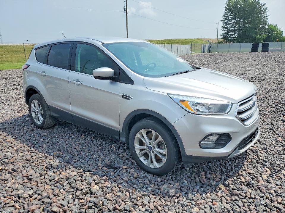 2017 FORD ESCAPE SE — Фото 4 из 14