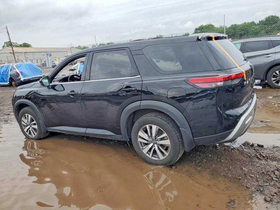 2022 NISSAN PATHFINDER SL — Фото 2 из 13