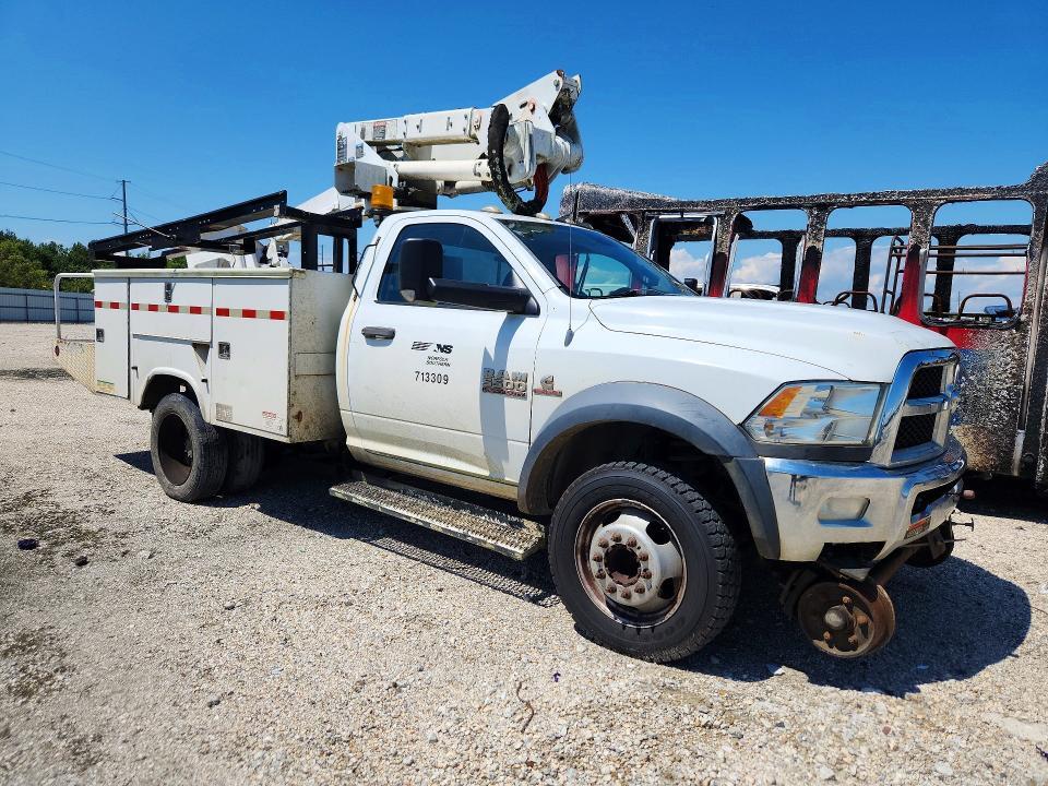 2013 RAM 5500 BUCKET TRUCK — Фото 4 из 13