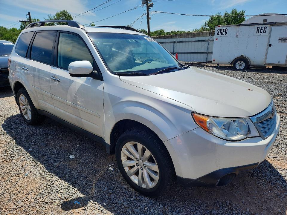 JF2SHAEC2DH439350 2013 SUBARU FORESTER photo no. 4