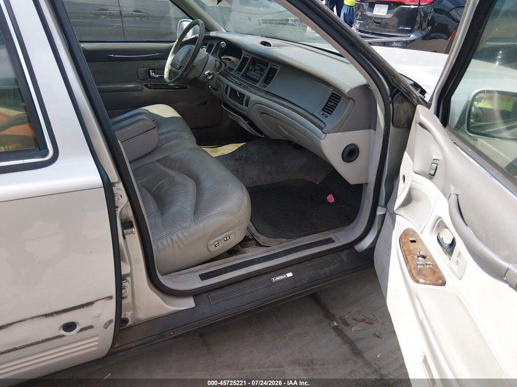 1LNLM82W6SY761696 1995 LINCOLN TOWN CAR photo no. 5