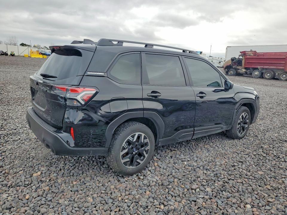 2025 SUBARU FORESTER PREMIUM — Фото 3 из 12