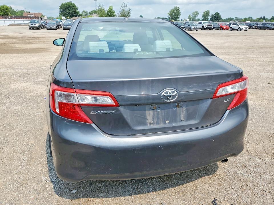 2013 TOYOTA CAMRY L — Фото 6 из 12