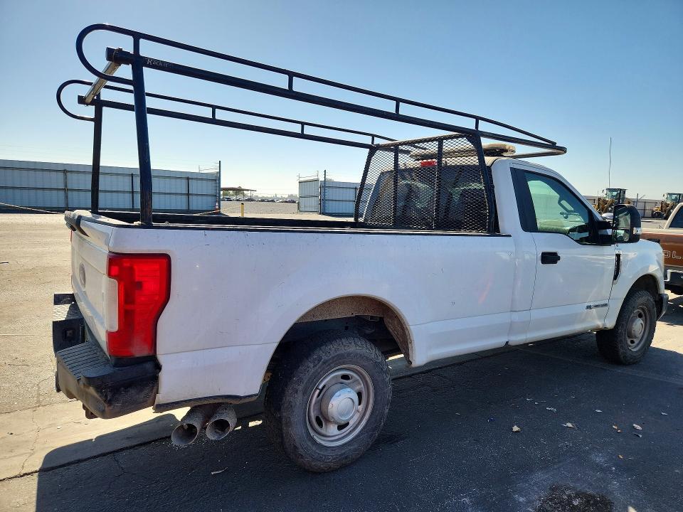 2017 FORD F350 SUPER DUTY — Фото 3 из 12