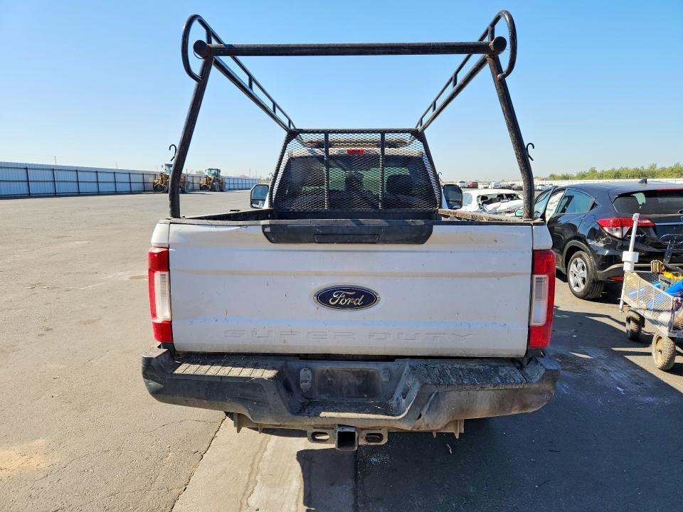 2017 FORD F350 SUPER DUTY — Фото 6 из 12