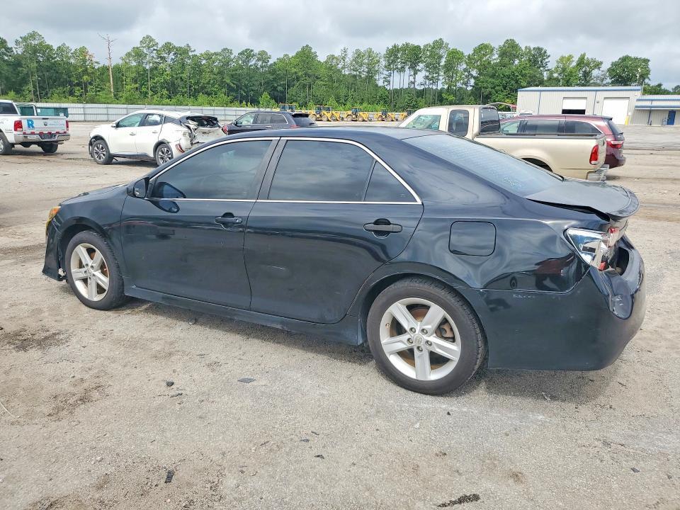 2013 TOYOTA CAMRY SE — Фото 2 из 12