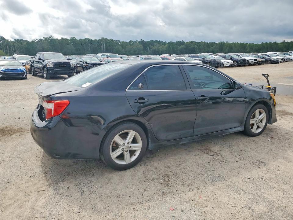 2013 TOYOTA CAMRY SE — Фото 3 из 12