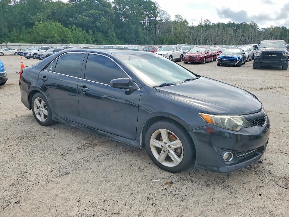 2013 TOYOTA CAMRY SE — Фото 4 из 12