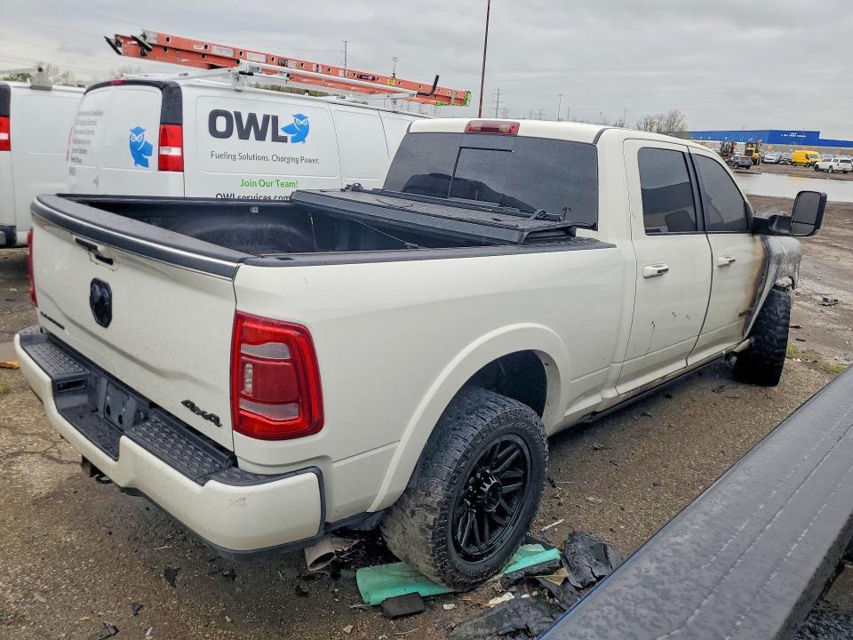 2022 RAM 2500 LIMITED — Фото 3 из 11