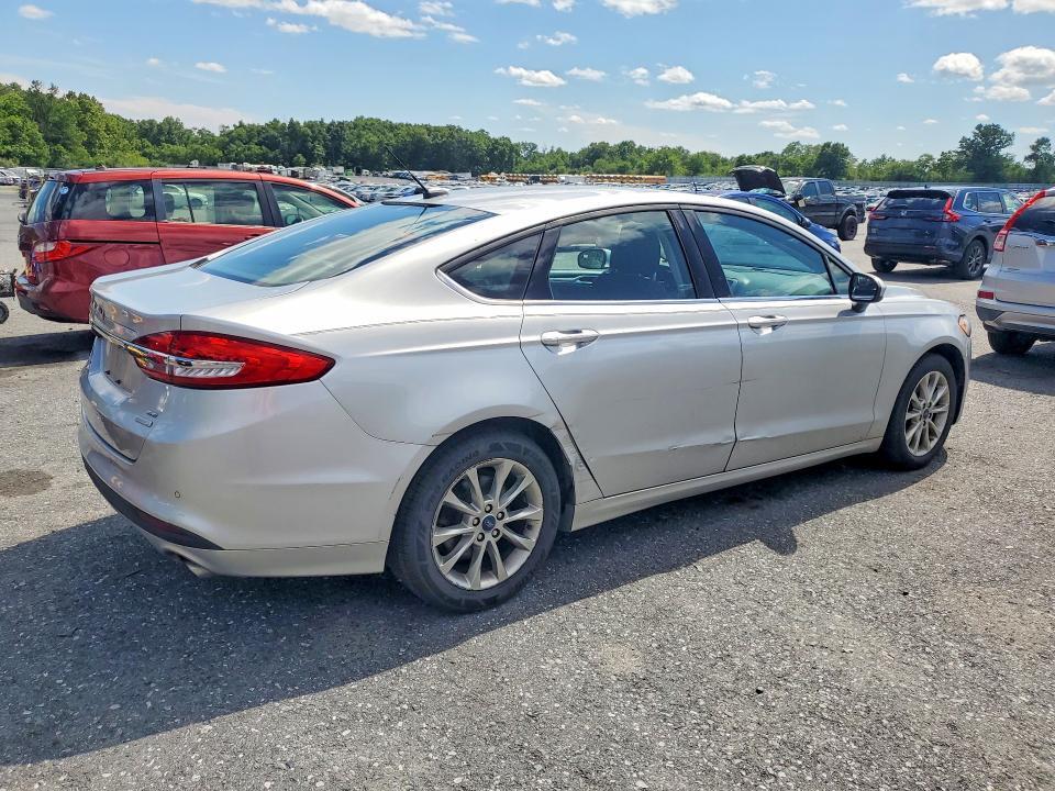 2017 FORD FUSION SE — Фото 3 из 12