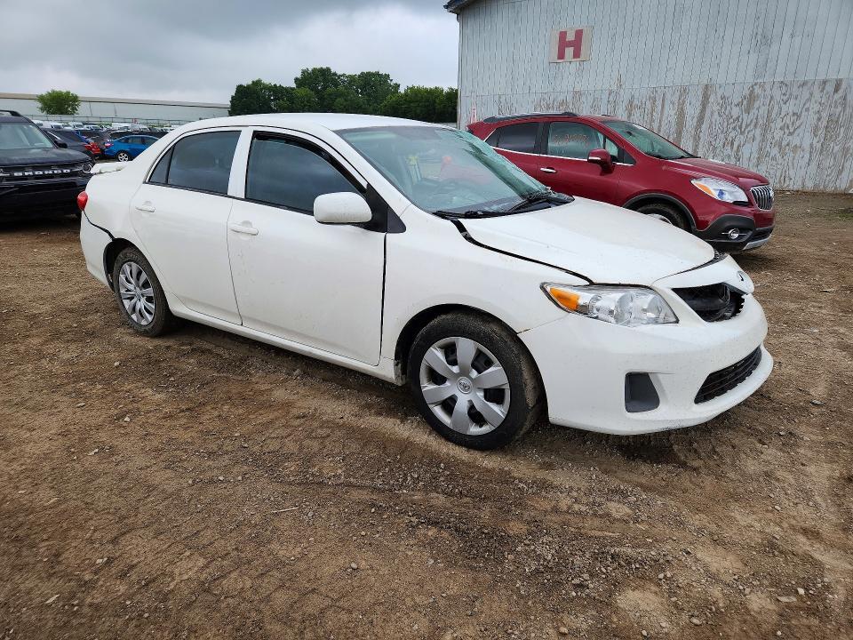 2T1BU4EE7DC109284 2013 TOYOTA COROLLA photo no. 4